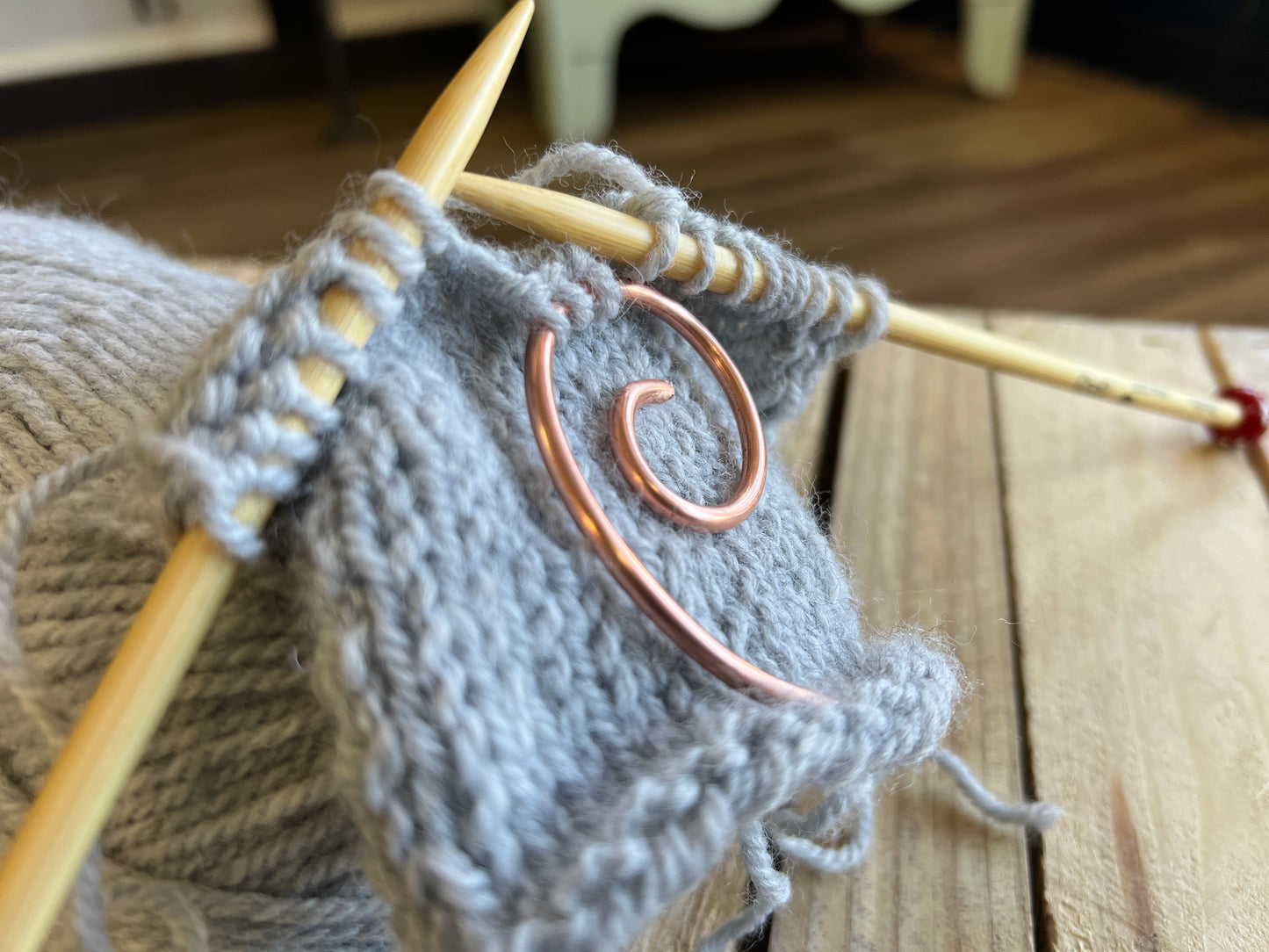 Copper Spiral Cable Needle Stitch Holder