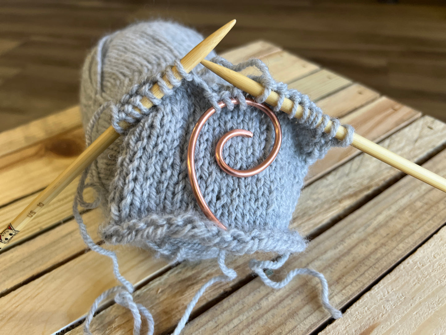 Copper Spiral Cable Needle Stitch Holder