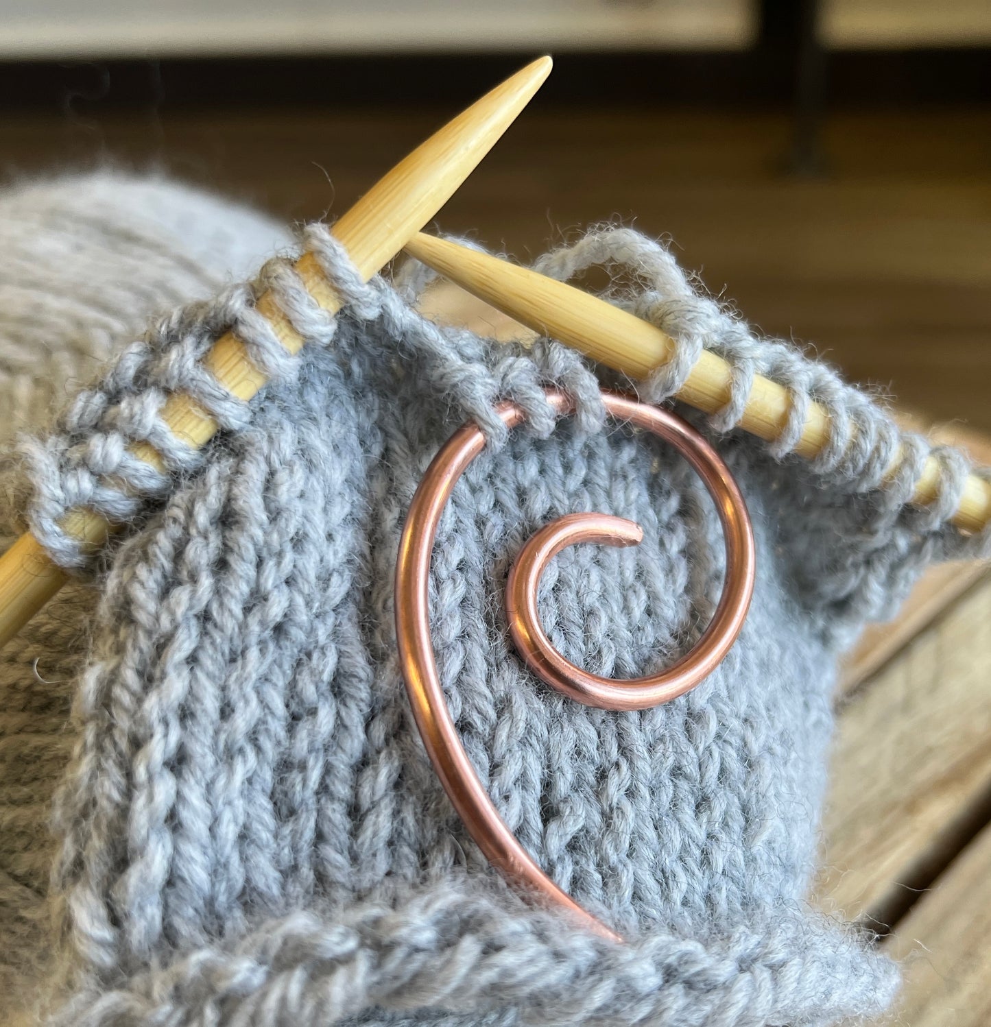 Copper Spiral Cable Needle Stitch Holder